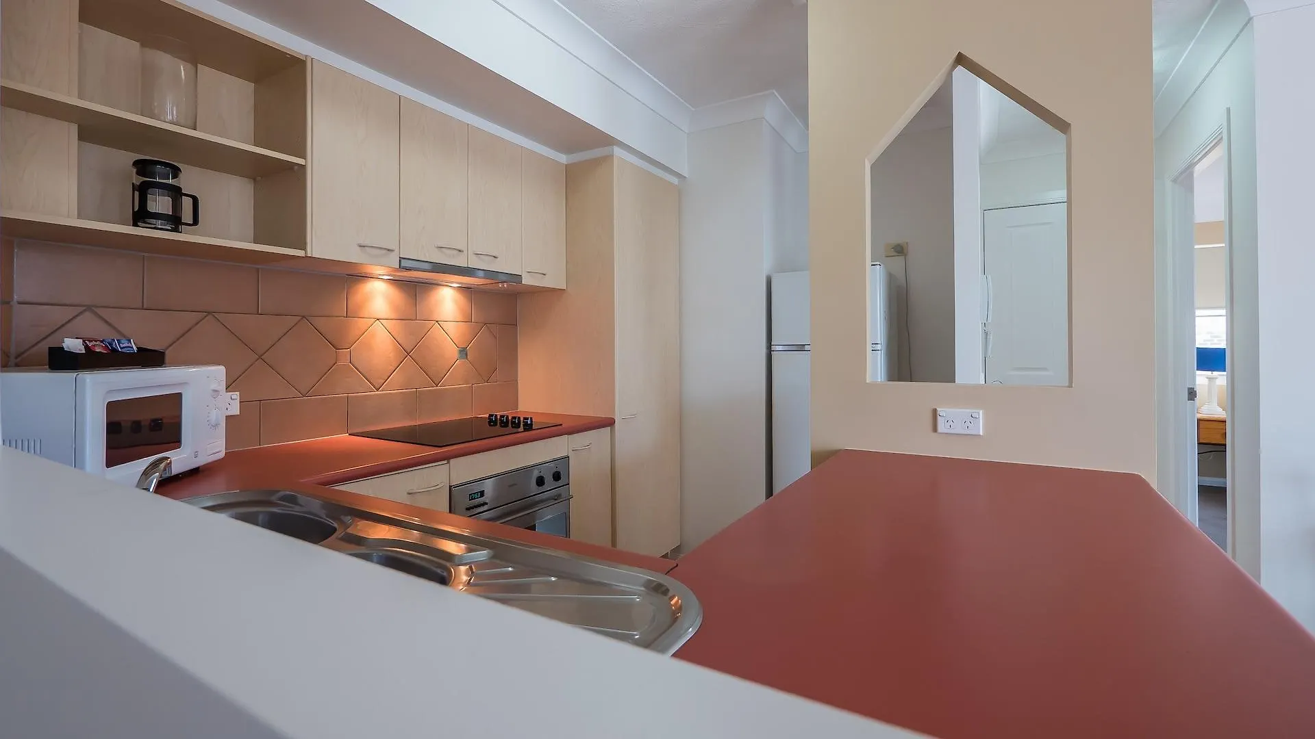 Aparthotel San Mateo On Broadbeach Gold Coast