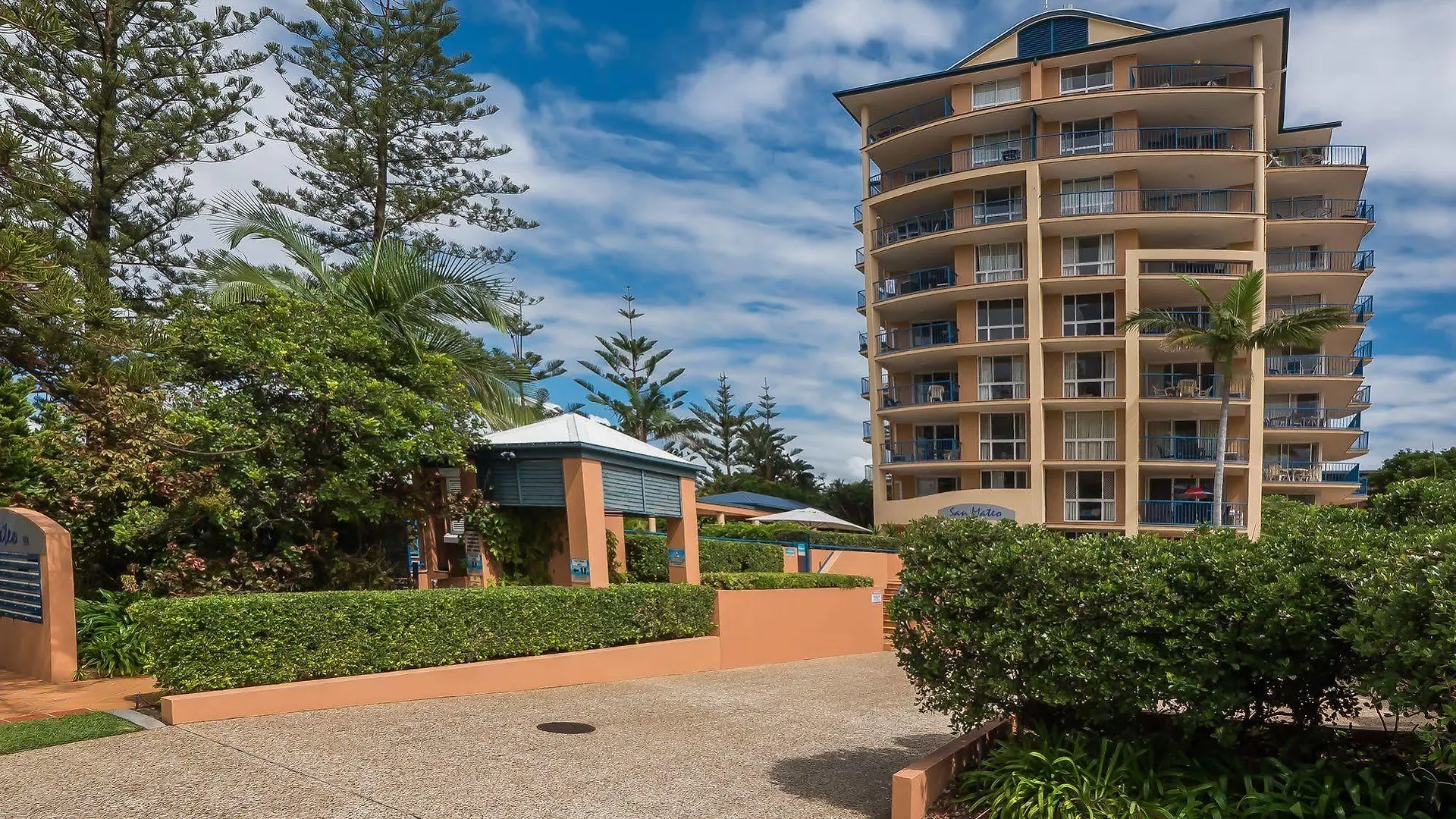San Mateo On Broadbeach Gold Coast 4*,