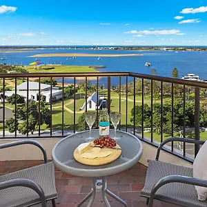 Palmerston Tower On Southport Broadwater *** Gold Coast